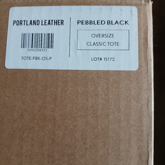 NIB Portland Leather Oversized Pebbled Leather Black Classic Tote. - Picture 4 of 5